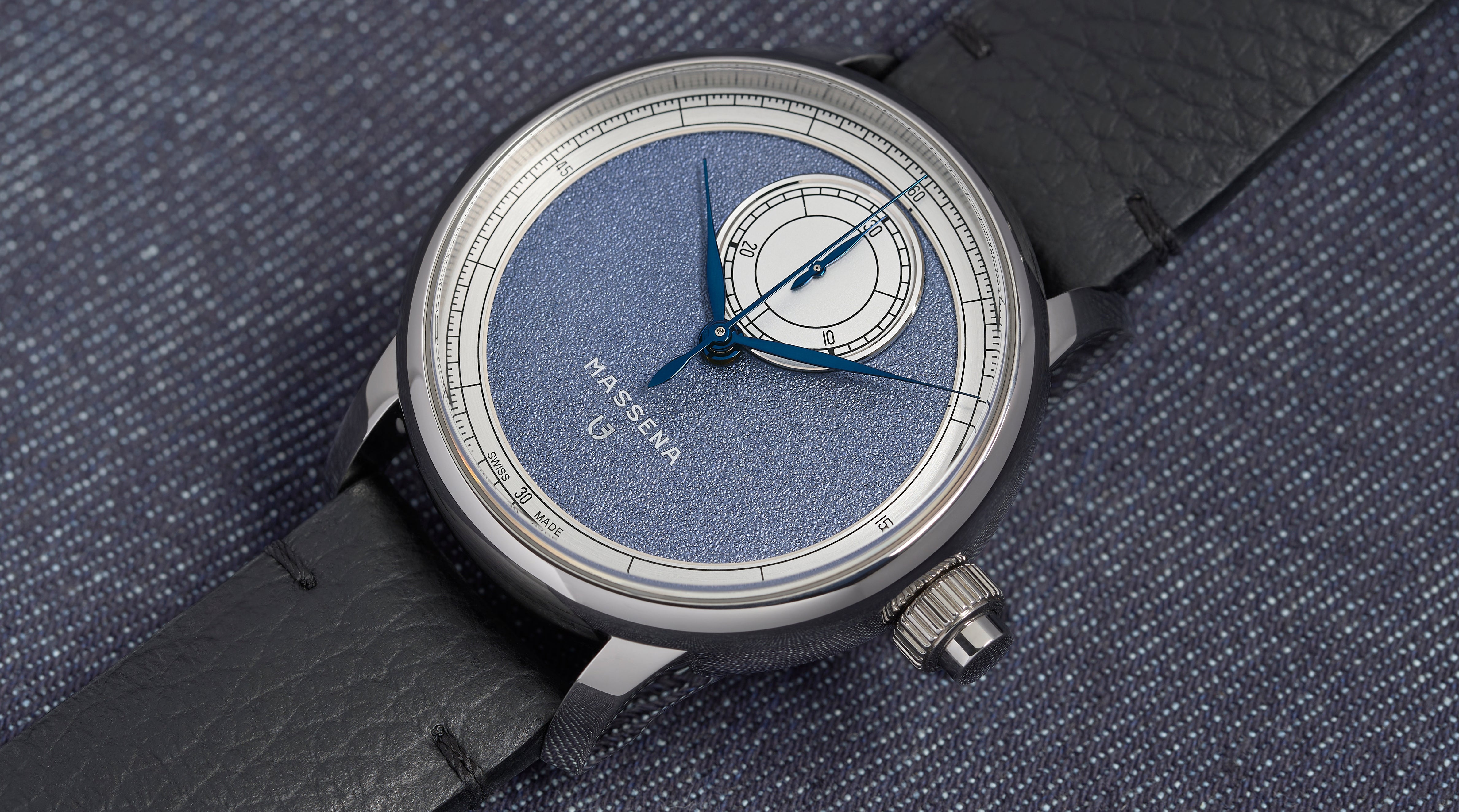 Le Chronographe Monopoussoir Louis Erard x Massena LAB - Bleu de Nîmes