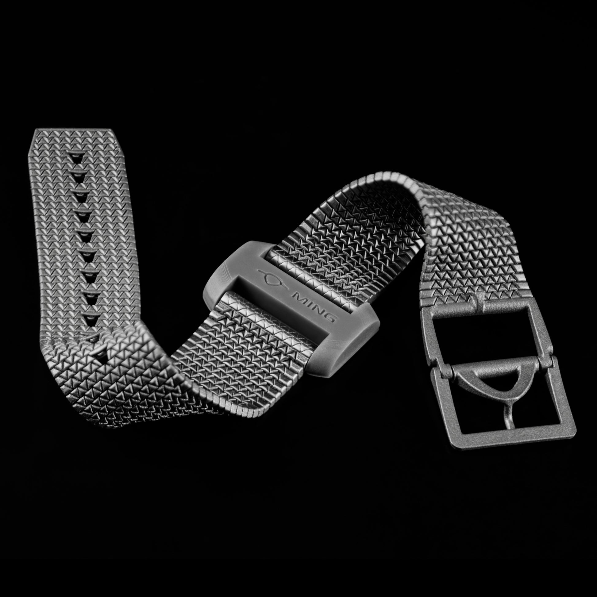 MING Polymesh Straight Black Background
