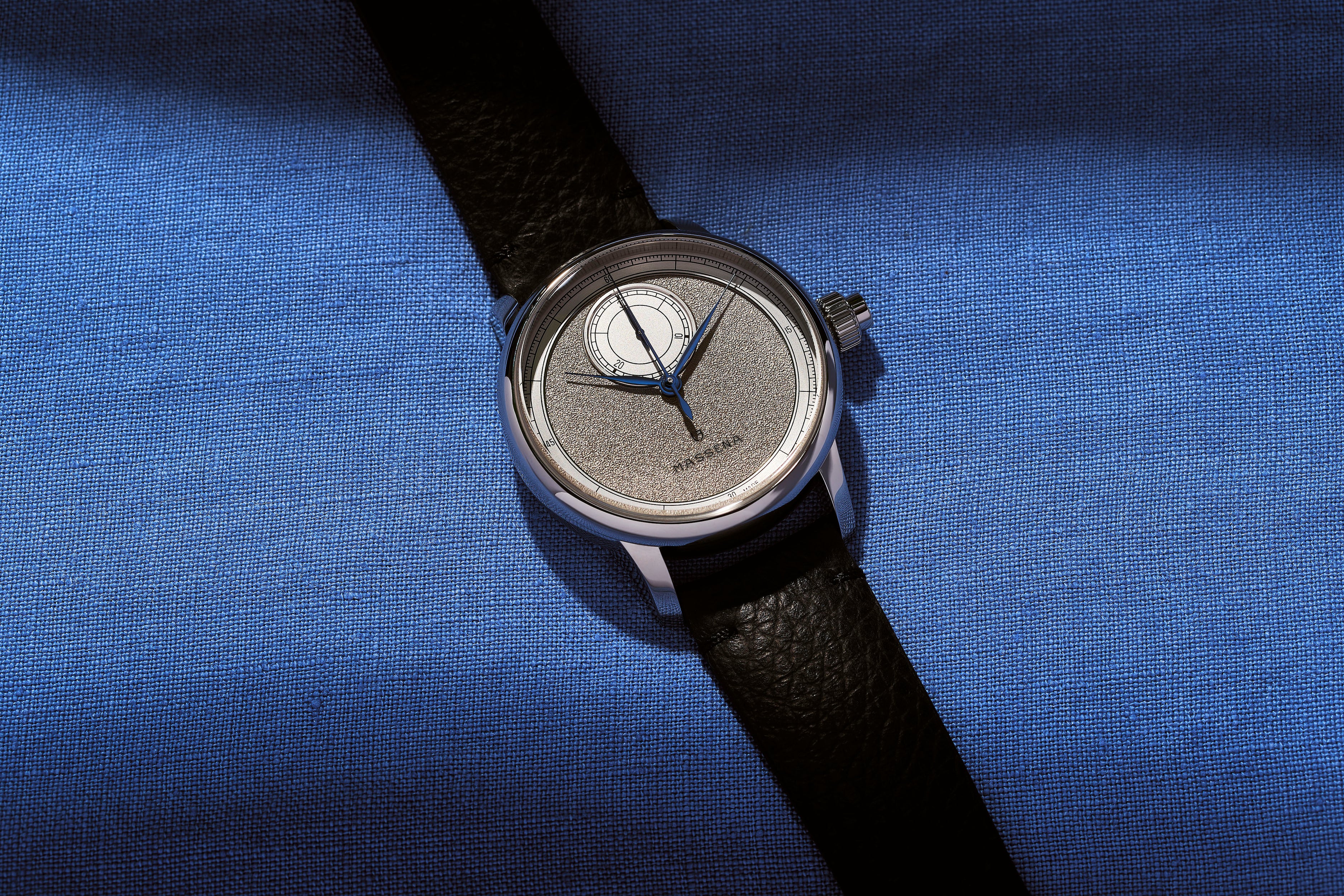 Le Chronographe Monopoussoir Louis Erard x Massena LAB - Rhodium