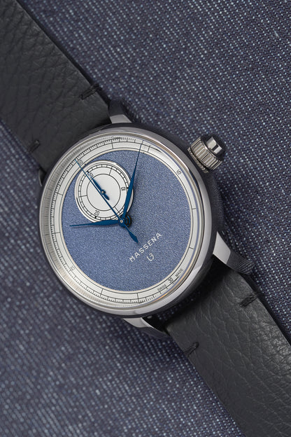 Le Chronographe Monopoussoir Louis Erard x Massena LAB - Bleu de Nîmes